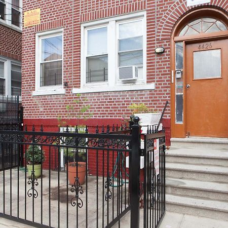Studio, One And Two Bedroom Apartments - Bronx Ню Йорк Екстериор снимка