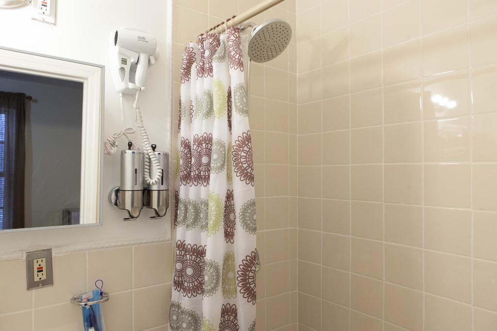 Studio, One And Two Bedroom Apartments - Bronx Ню Йорк Екстериор снимка