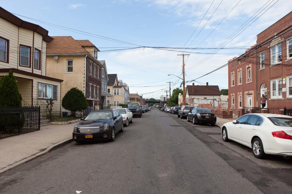 Studio, One And Two Bedroom Apartments - Bronx Ню Йорк Екстериор снимка